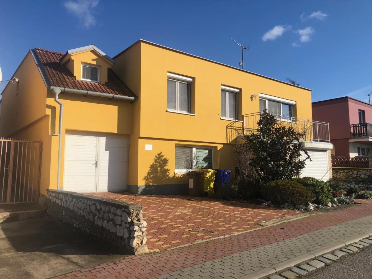 Ubytovani U Jerabku - Parkovani Zdarma Mikulov Buitenkant foto